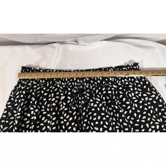 White Birch Skirt with Short underneath in Black and White Print Size 2X - Picture 5 of 5